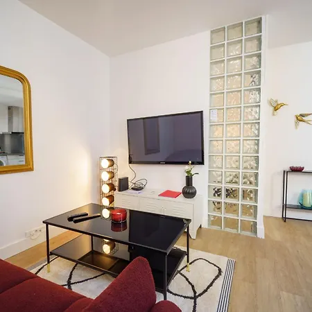 Inside, Chic Et *